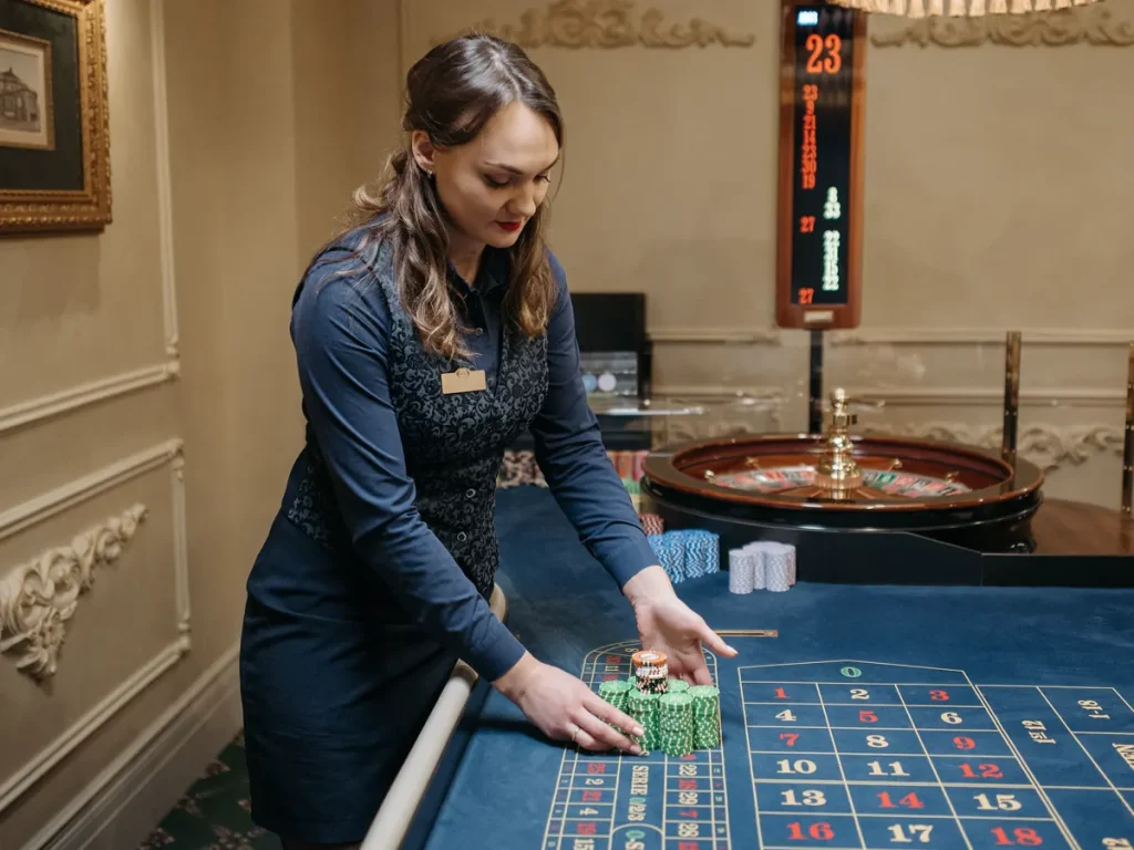 Casino table scene illustrating casino format categories